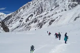 乔戈里峰是世界第二高峰，海拔8611米图片