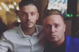 英国富豪爸爸“迎娶”女儿鲜肉前男友，还和前夫、现任住一起？图片