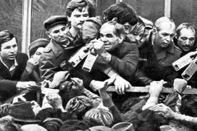 苏联爱在谈判前先喝酒，越南印度都吃大亏，中国却喝倒一片苏联人图片