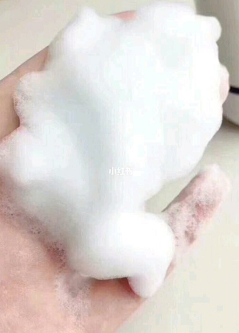 油皮痘痘肌怎么护肤？男女通用的好用氨基酸洗面奶推荐！