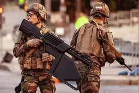 中国军工业有多牛？全球第一款电磁步枪上线，或改变人类武器史图片