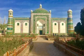 为什么维族美女基本上不与汉族人通婚？当地人说出背后原因图片