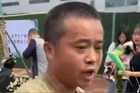 一路走好！“送花哥”突发心梗去世，曾驱车三小时送花悼念袁隆平图片