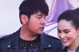 周杰伦胖到巅峰五官都挤成一团！一身土气不敢认，幸亏身边有昆凌图片