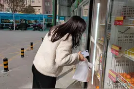 菏泽第一台自动生鲜蔬果自动售货机亮相小区图片