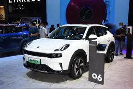 领克家族最小的插电混动，领克06PHEV，依旧是1.5T三缸图片