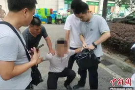 奇葩！男子浴室行窃，专偷名贵手表，涉案金额超百万元图片
