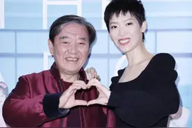 李立群以身作则教女有方，女儿获成龙力赞，与黑人男友甜蜜异国恋图片