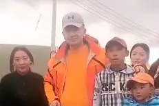 一夜从天堂跌到谷底，丑闻7年后，黄海波真的风光不再图片