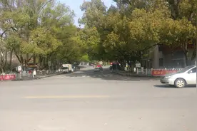 韶山旅游的朋友进到韶山市区内，怎么坐通勤车去故居图片