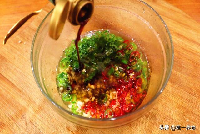 广式白灼虾不是简单水煮，蘸料做法全告诉你，再去饭店吃就亏了