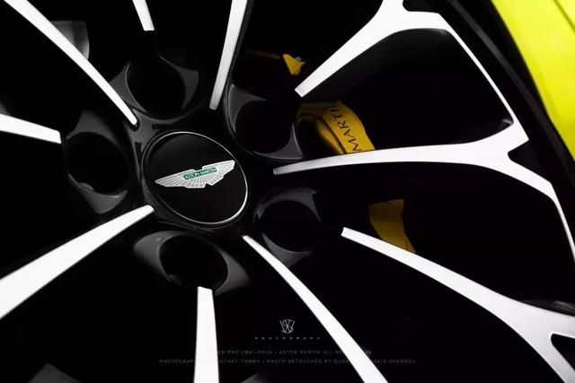 深度体验阿斯顿•马丁V8 Vantage：只为读懂你的美