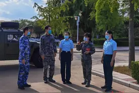 保障一线的最美“孔雀蓝”图片