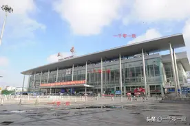 探访全面改造前的成都火车站，一些周边建筑已经拆除或者搬空图片