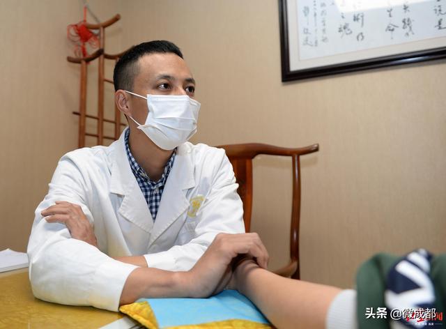 以个人名义自掏腰包支援武汉 成都个体医生：这些都没关系，重要的是去战斗过！