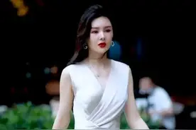 经常穿别人给的旧衣服，好还是不好今天终于明白了，别忽视图片
