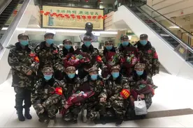 《妈妈咪呀》护士妈妈为请战援鄂剪去长发 宁静黄舒骏程雷起立致敬图片