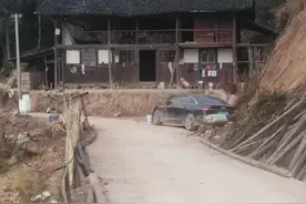 娶了个城里媳妇，拒绝我回农村建房，我该怎么办图片