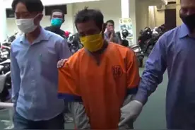 印尼12岁女孩被逼嫁给42岁大叔，只因其帮付学费，其已有3名妻子图片