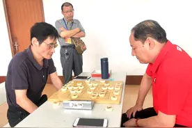 南京vs马鞍山，棋王胡一刀仰天长叹：老朽老矣！都怪赛场不能抽烟图片