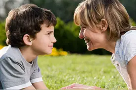 妈妈的3个行为，会让娃“颜面尽失”，她们不仅不自知还引以为傲图片