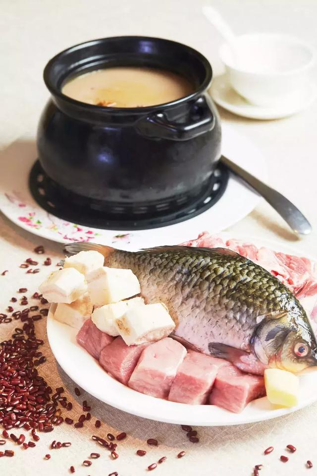 鲨鱼骨炖花胶 鲨鱼骨炖花胶怎么做
