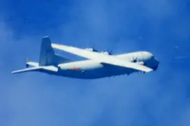 美军机刚飞越台湾海峡，解放军军机就出现在台湾西南空域图片