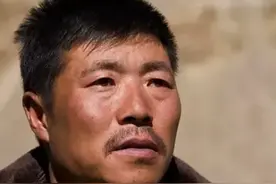 中印边境英雄团长祁发宝：为战士有热水洗脚，他背200斤柴累晕图片