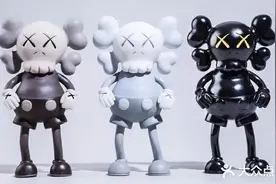 林俊杰、权志龙花巨款追的KAWS，50元就能拥有，不用疯抢不限量图片