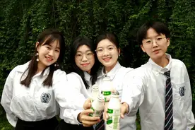 惊艳！四川4位学霸小姐姐，考入同所大学，集体保研985！还住同一宿舍！图片