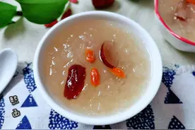 熬银耳羹不用等，牢记“1煮1搅”，5分钟出胶，省时省力又好喝图片