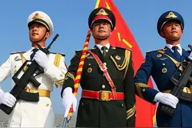 为什么我国军装基本都是扣装？不用方便的拉链，原来有这么多讲究图片