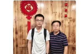 安徽理科状元来自安庆一中，看了他的数学成绩，网友表示当之无愧图片