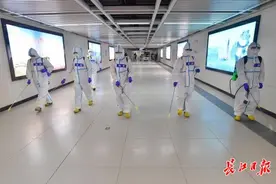 一条座椅只坐三人，武汉地铁详解乘车注意事项图片