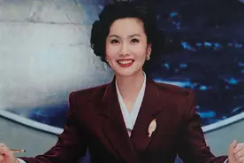央视主播徐俐：二婚携子嫁名门，儿子结婚证留言，挽救婚姻图片