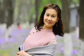 58岁阿姨：以为退休后和老伴悠闲游山玩水，实际是一地鸡毛的生活图片