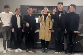 大衣哥儿子成立公司，儿媳坐稳董事长位置，网红路越走越远图片