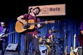 又见满江红图片