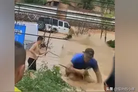 河南一女儿找聋哑爸爸许久未归，原来是在隔壁村救人图片