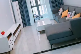 新房硬装完工，全屋窗帘做了纯色系真漂亮，厨房柜子超吸引人图片