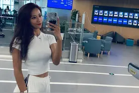 身高180北京妹子叶彤，超好颜值搭配火辣身材，好身材需要运动图片