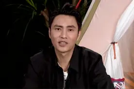 44岁陈坤首直播，魅力依旧不输鲜肉！引李荣浩刷评论，直呼太帅了图片