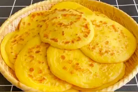 酸奶早餐饼，半碗面中加2个鸡蛋，松松的，软软的特别适合小孩子图片