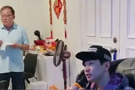 林俊杰陪妈妈回娘家，唱歌没人搭理，网友吐槽：这就是单身的结果图片