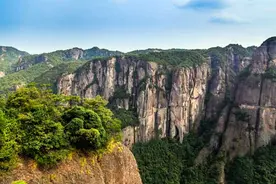 晨读｜沸腾的群山图片