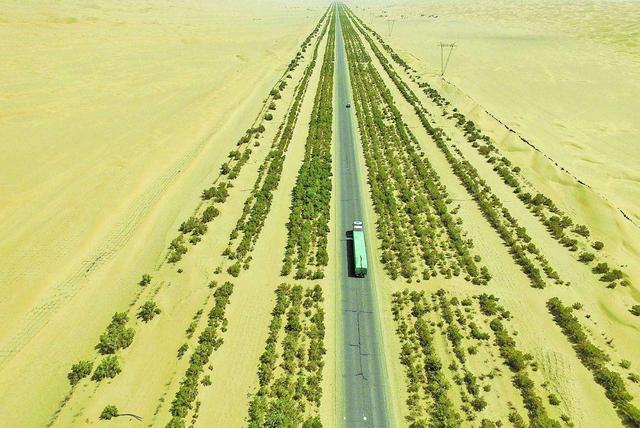 中国是如何穿越“死亡之海”，开通新疆沙漠公路？