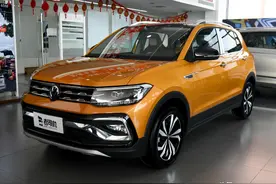 小巧灵活配置高SUV，增压自动挡动力强油耗5.7L，实拍T-Cross途铠图片