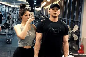 韩国微胖姑娘，身材姣好，只可惜名花有主图片