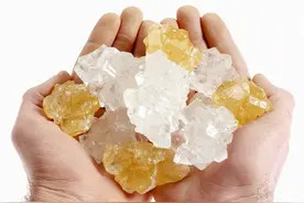 冰糖是买黄的好，还是白的好？记住这几点，以后别再买错了图片