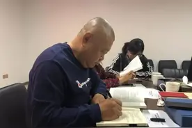 “兵支书”的故事：卸下戎装志不改 建设家乡立新功图片